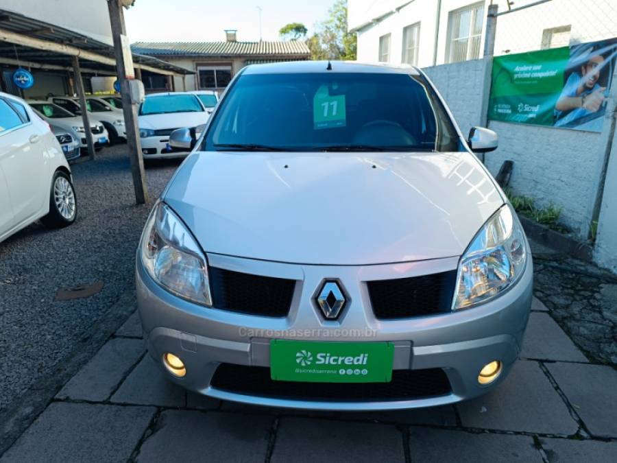 RENAULT - SANDERO - 2010/2011 - Prata - R$ 32.900,00