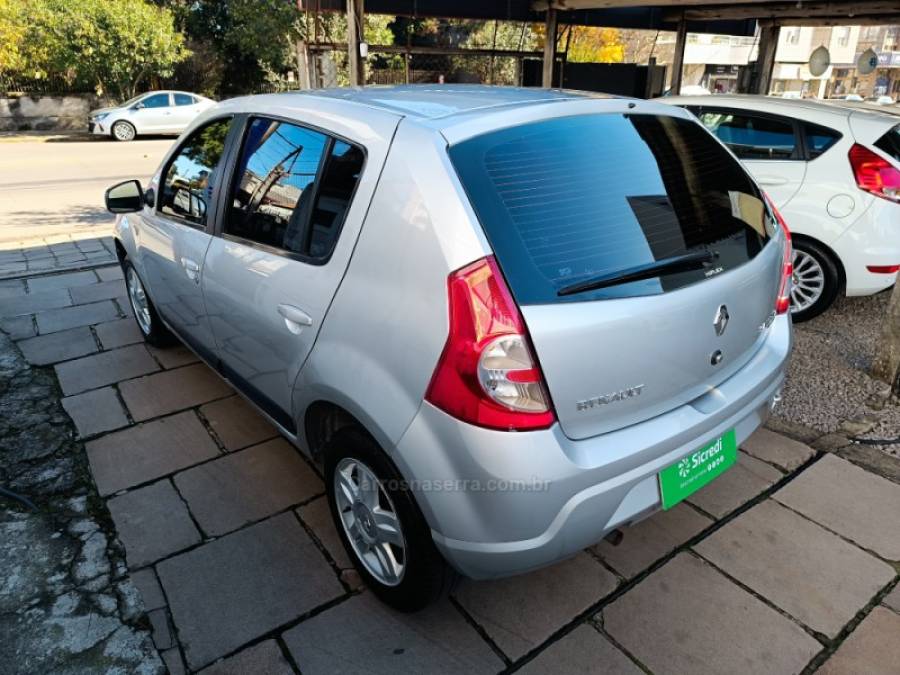 RENAULT - SANDERO - 2010/2011 - Prata - R$ 32.900,00