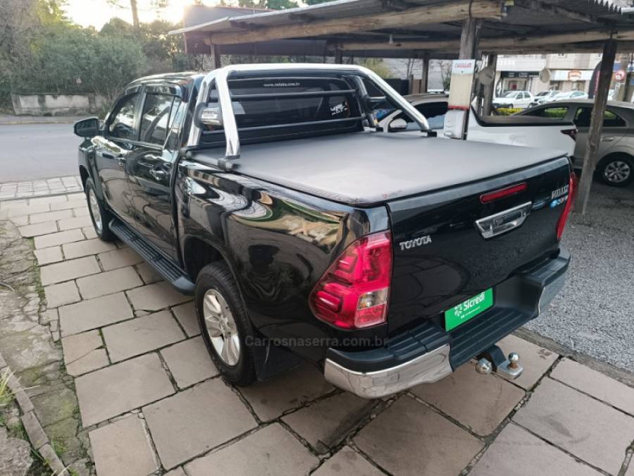 TOYOTA - HILUX - 2018/2018 - Preta - R$ 175.900,00