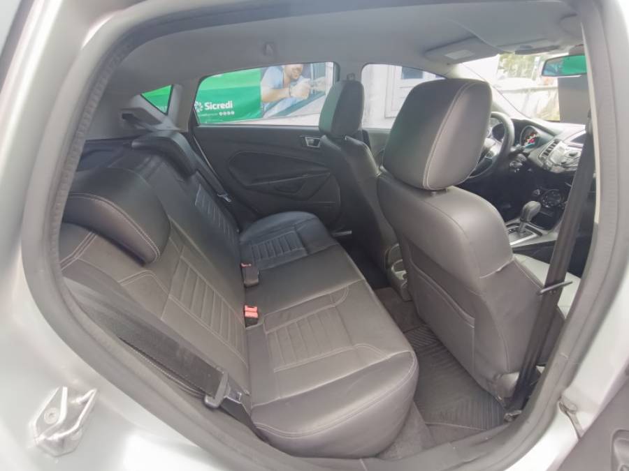 FORD - FIESTA - 2014/2015 - Prata - R$ 49.900,00