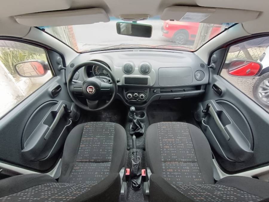 FIAT - UNO - 2015/2016 - Vermelha - R$ 35.900,00