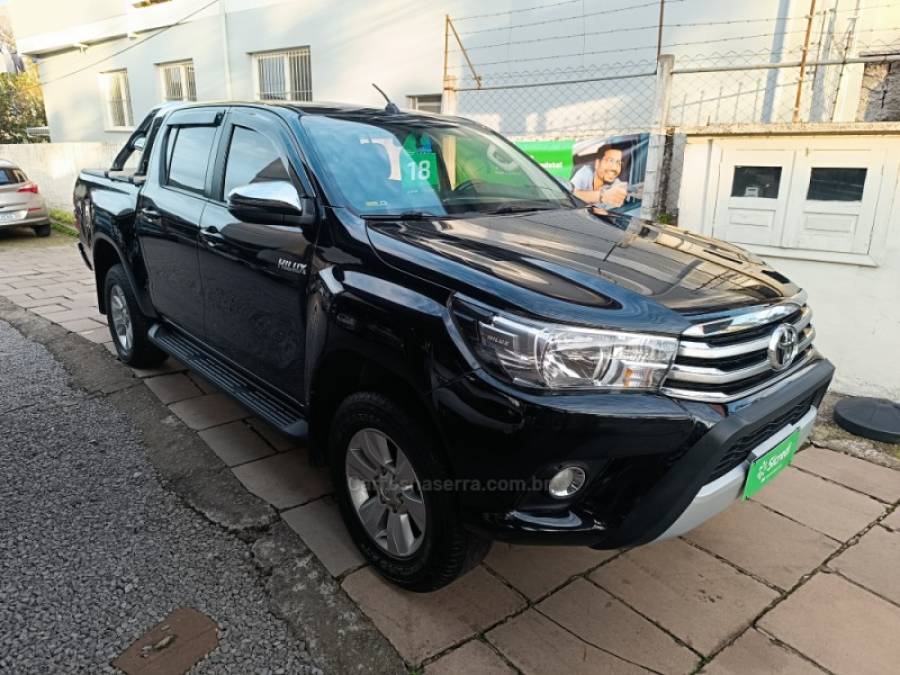 TOYOTA - HILUX - 2018/2018 - Preta - R$ 175.900,00