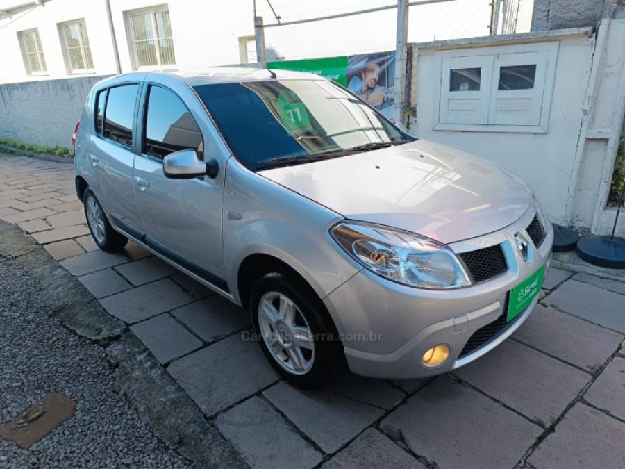RENAULT - SANDERO - 2010/2011 - Prata - R$ 32.900,00