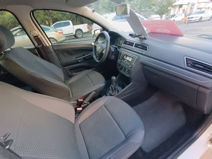 VOLKSWAGEN - VOYAGE - 2016/2017 - Branca - R$ 46.900,00