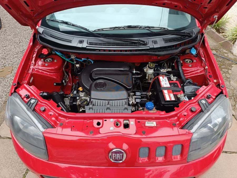 FIAT - UNO - 2015/2016 - Vermelha - R$ 34.900,00