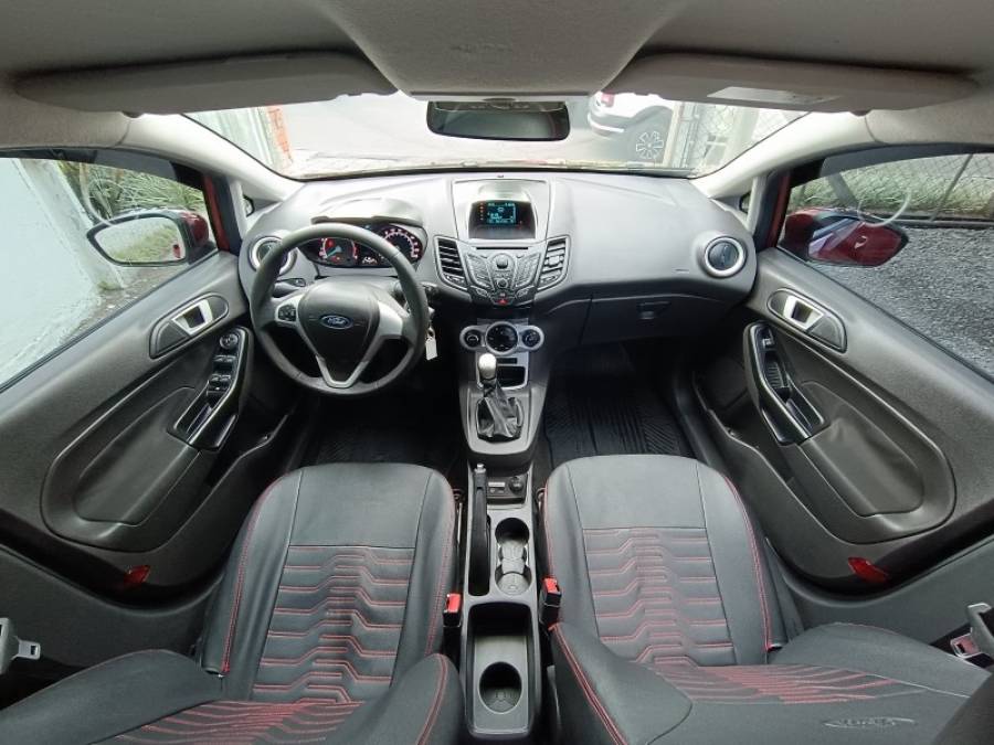 FORD - FIESTA - 2016/2017 - Vinho - R$ 54.900,00