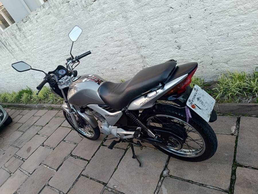 HONDA - CG 150 - 2009/2009 - Cinza - R$ 10.500,00