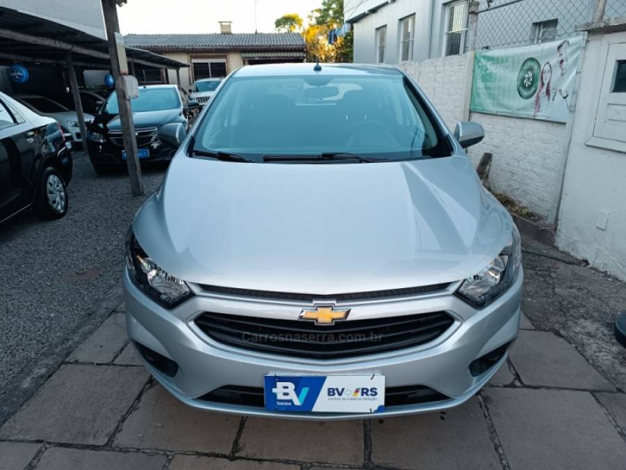 CHEVROLET - ONIX - 2017/2018 - Prata - R$ 54.900,00