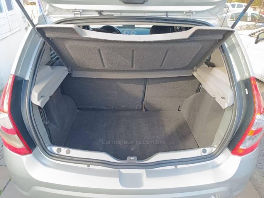 RENAULT - SANDERO - 2010/2011 - Prata - R$ 32.900,00