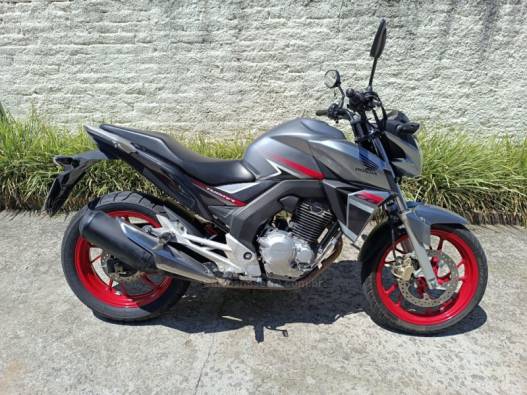 HONDA - CB 250F TWISTER - 2017/2018 - Prata - R$ 17.500,00