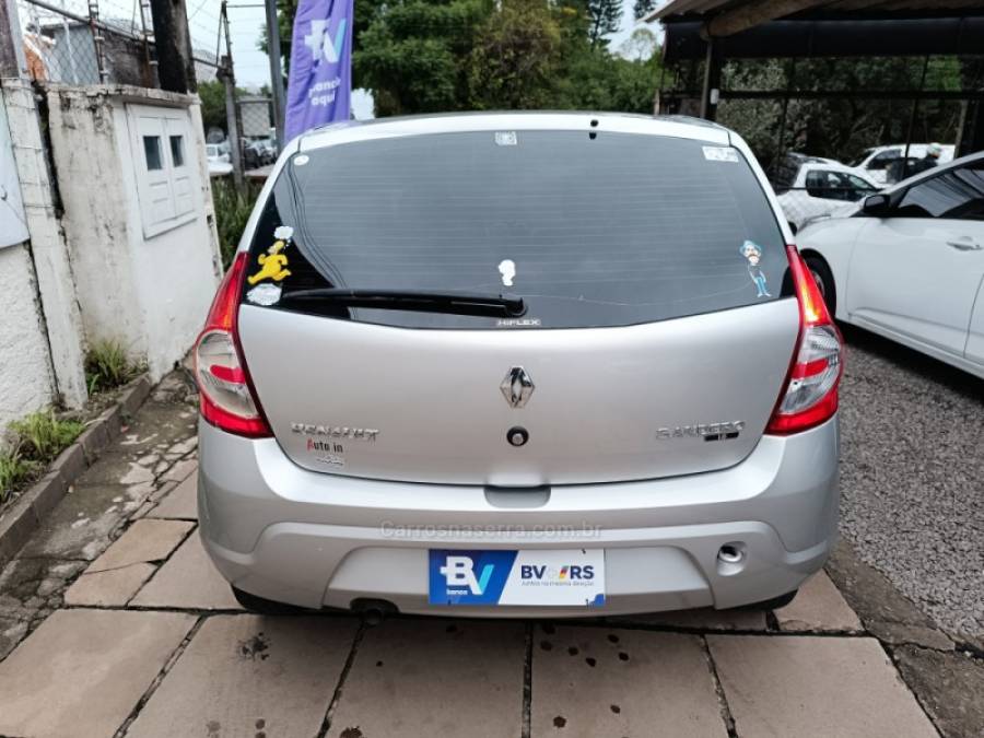 RENAULT - SANDERO - 2010/2011 - Prata - R$ 33.900,00