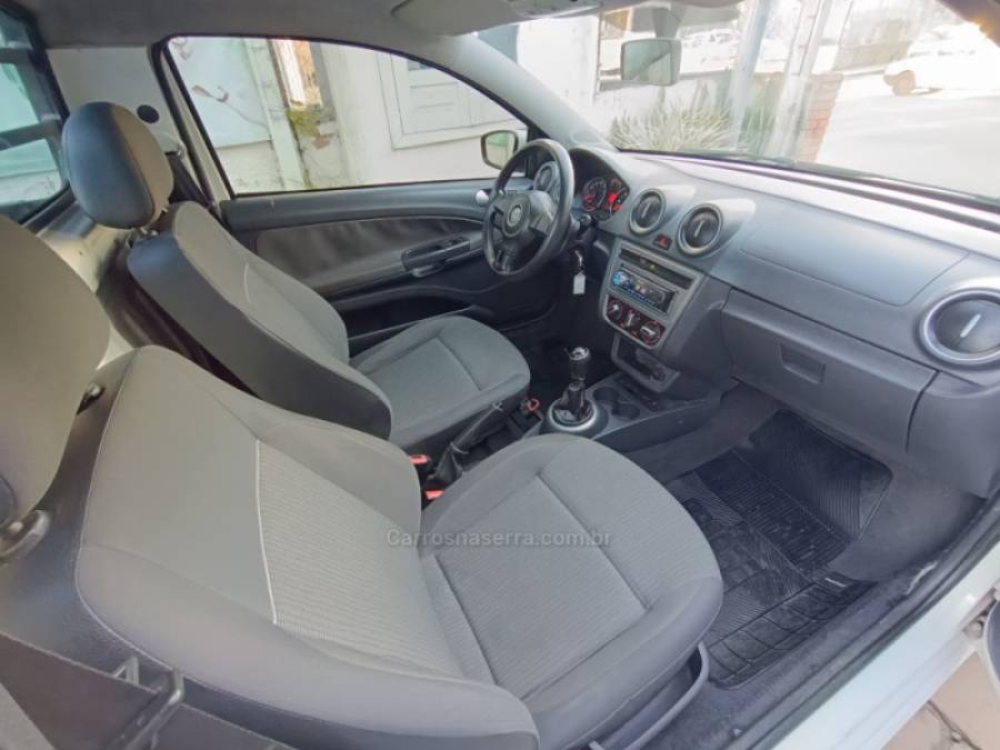 VOLKSWAGEN - SAVEIRO - 2014/2014 - Branca - R$ 46.900,00