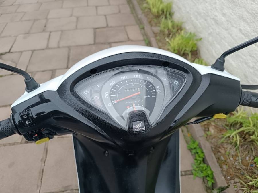 HONDA - BIZ 110I - 2017/2017 - Branca - R$ 10.900,00