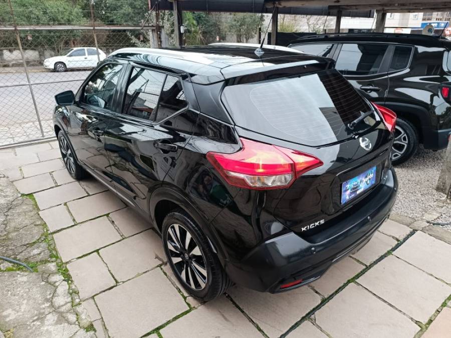 NISSAN - KICKS - 2019/2020 - Preta - R$ 81.900,00