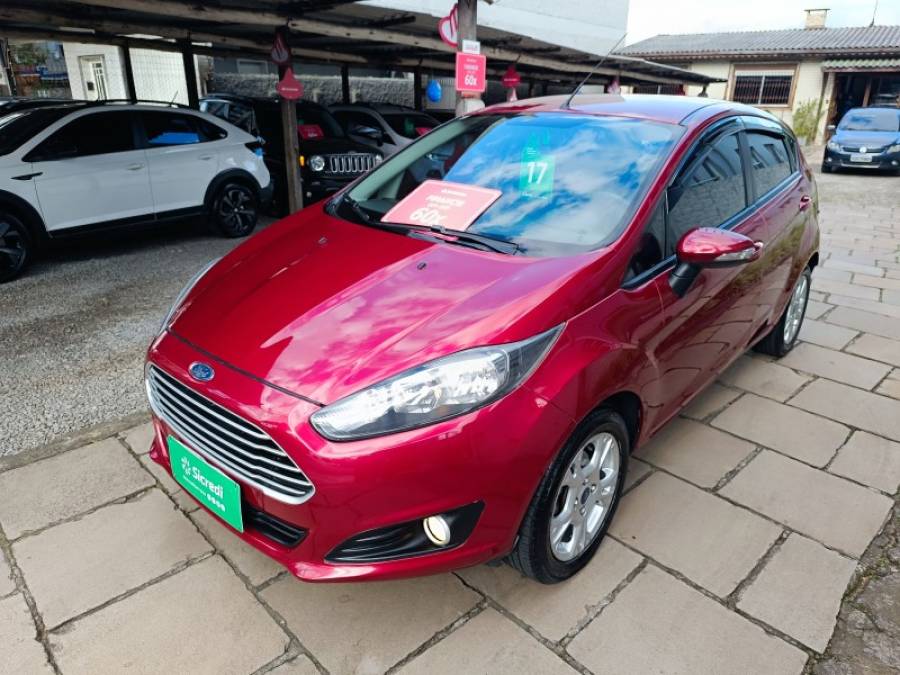 FORD - FIESTA - 2016/2017 - Vinho - R$ 56.900,00