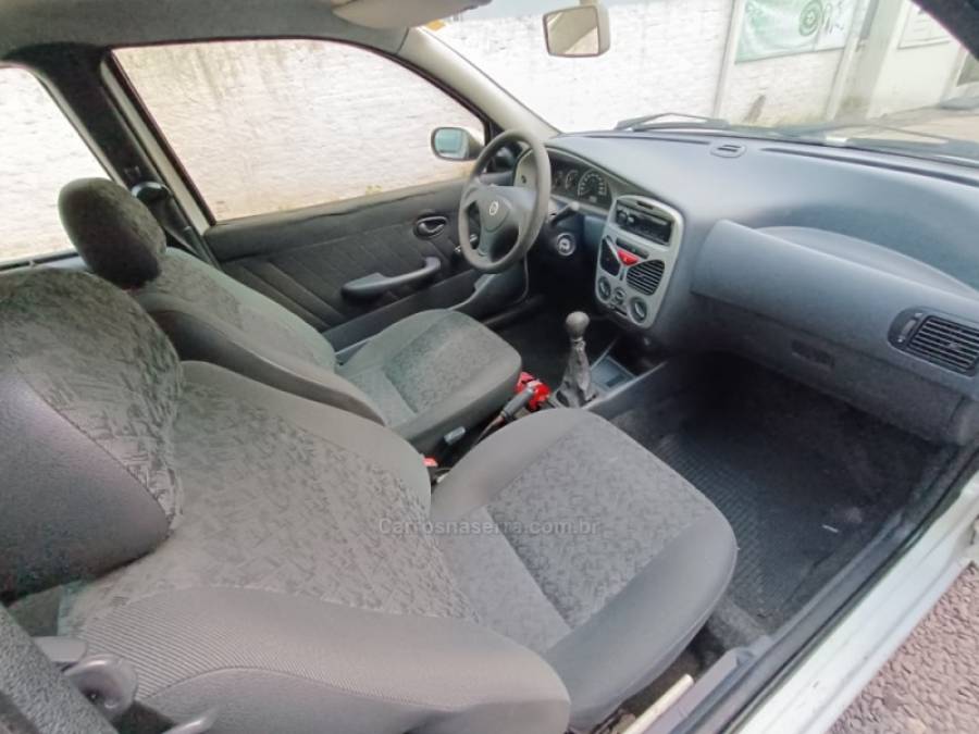 FIAT - PALIO - 2006/2007 - Branca - R$ 18.900,00