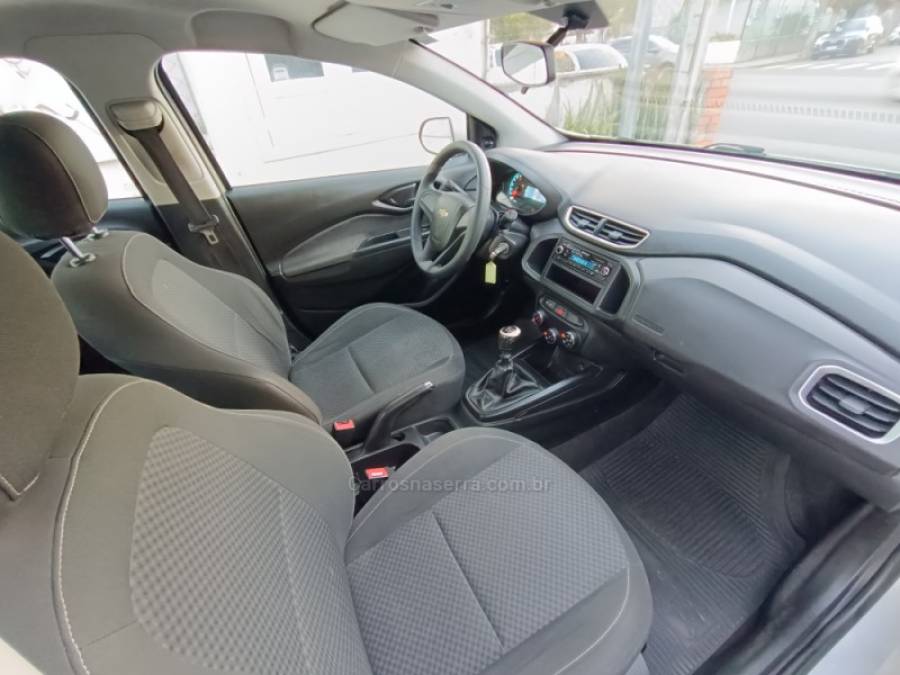 CHEVROLET - ONIX - 2017/2018 - Prata - R$ 54.900,00