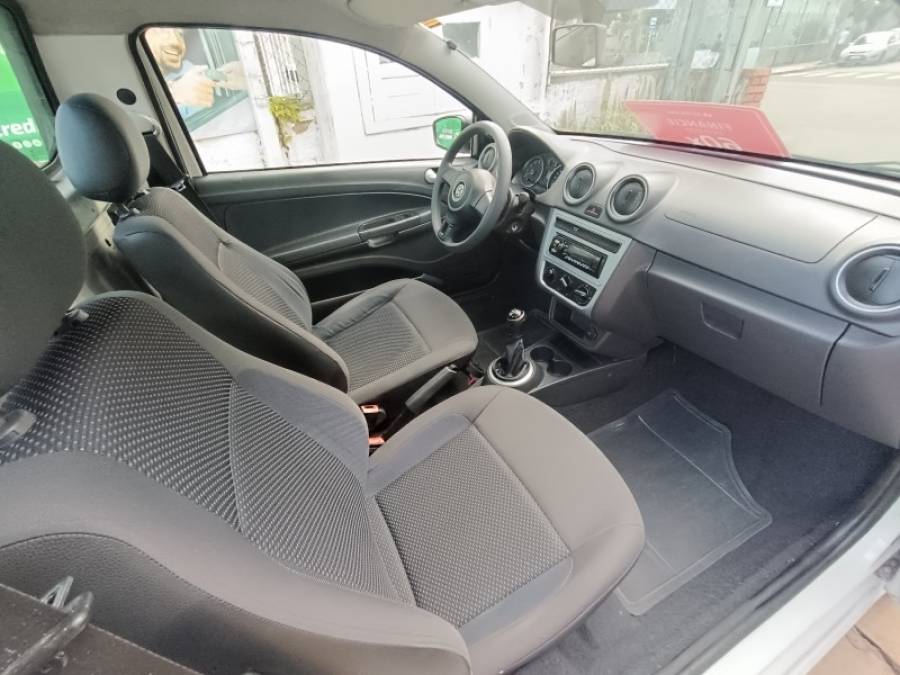 VOLKSWAGEN - SAVEIRO - 2015/2016 - Branca - R$ 47.900,00