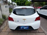 CHEVROLET - ONIX - 2017/2018 - Branca - R$ 64.900,00