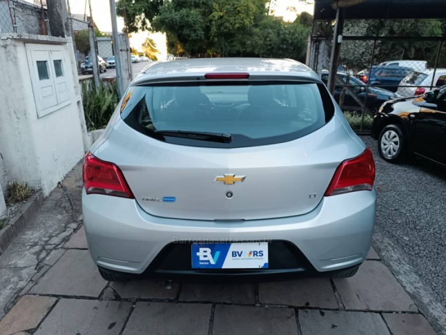 CHEVROLET - ONIX - 2017/2018 - Prata - R$ 54.900,00
